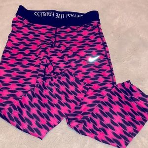 Nike pink capri leggings